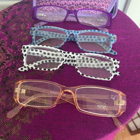 Reading glasses 4 pr 1.5 magnification ( new), 3 gently used 2.0 magnification - Picture 1 of 10